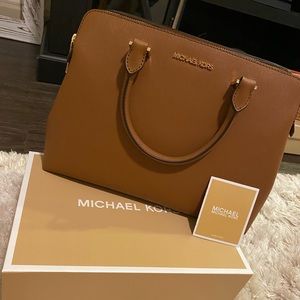 Michael Kors - Idina Medium Leather Satchel - Tan